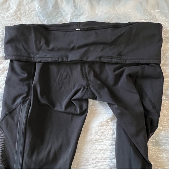 Lululemon women black workout capri pant black mesh side pull on zip pocket Sz 8 - Picture 11 of 15